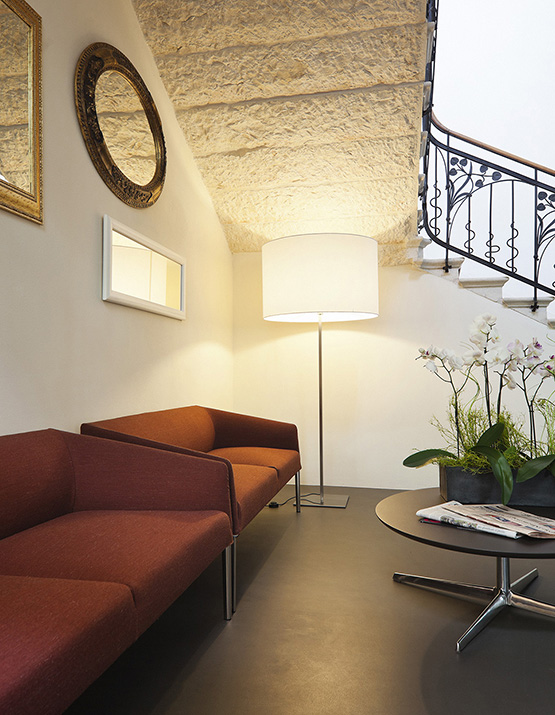 乐竞平台 - 坐具|沙发|办公家具|设计师家具|Saari 沙发